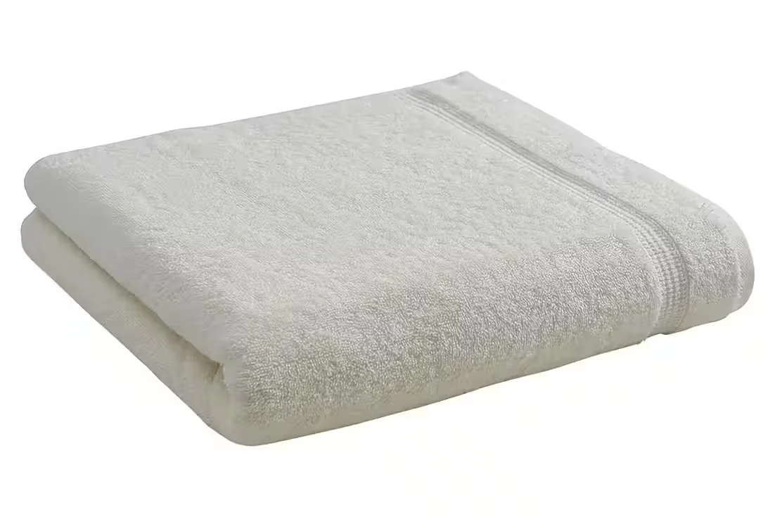 MONDO Duschtuch FERI Weiß 67 x 140 cm aus 100 Prozent Baumwolle