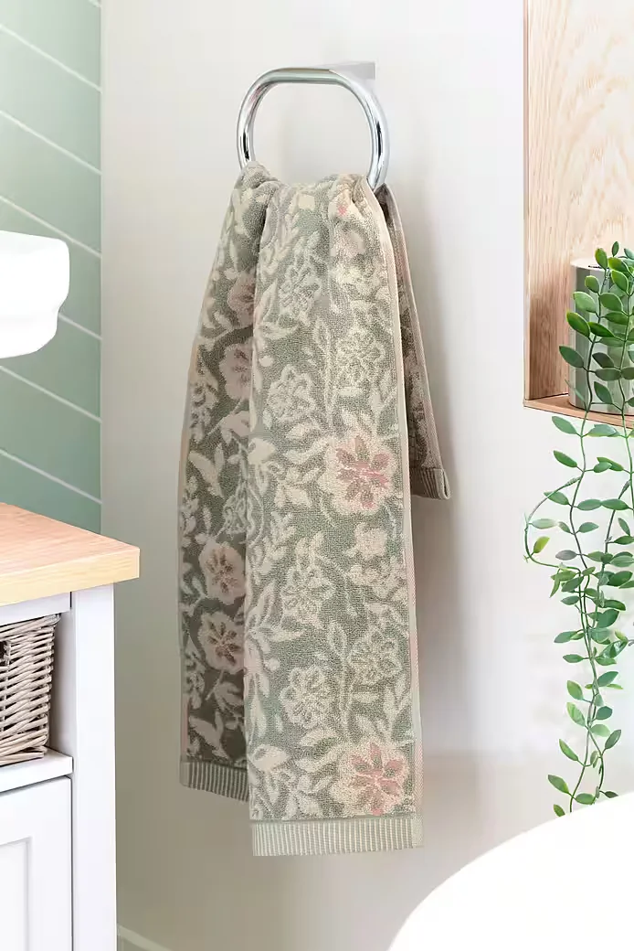 NEXT Handtuch aus 100 Prozent Baumwolle mit Blumenmuster